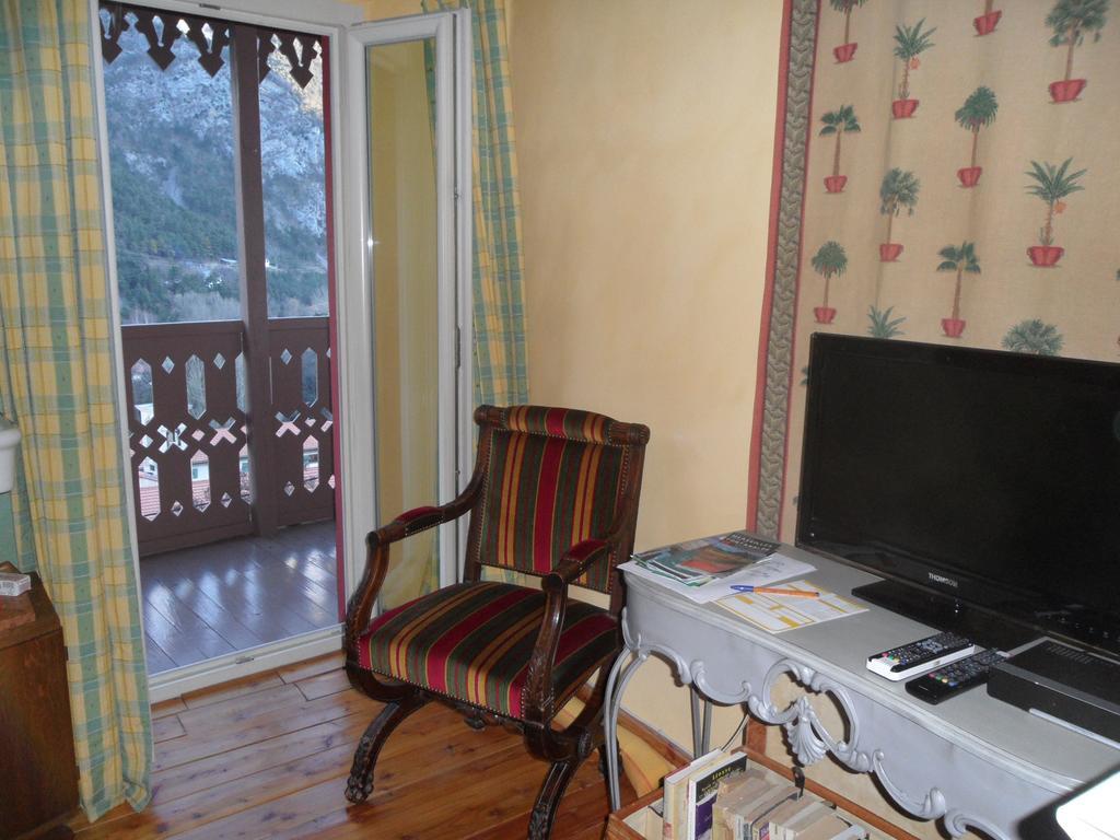 Chambres D'Hotes Casa Sylvana Saint-Dalmas-de-Tende Værelse billede